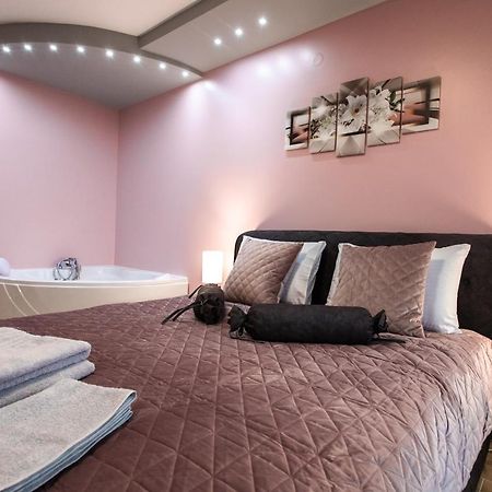 Room Jacuzzi “Athena” Суботица Екстериор снимка