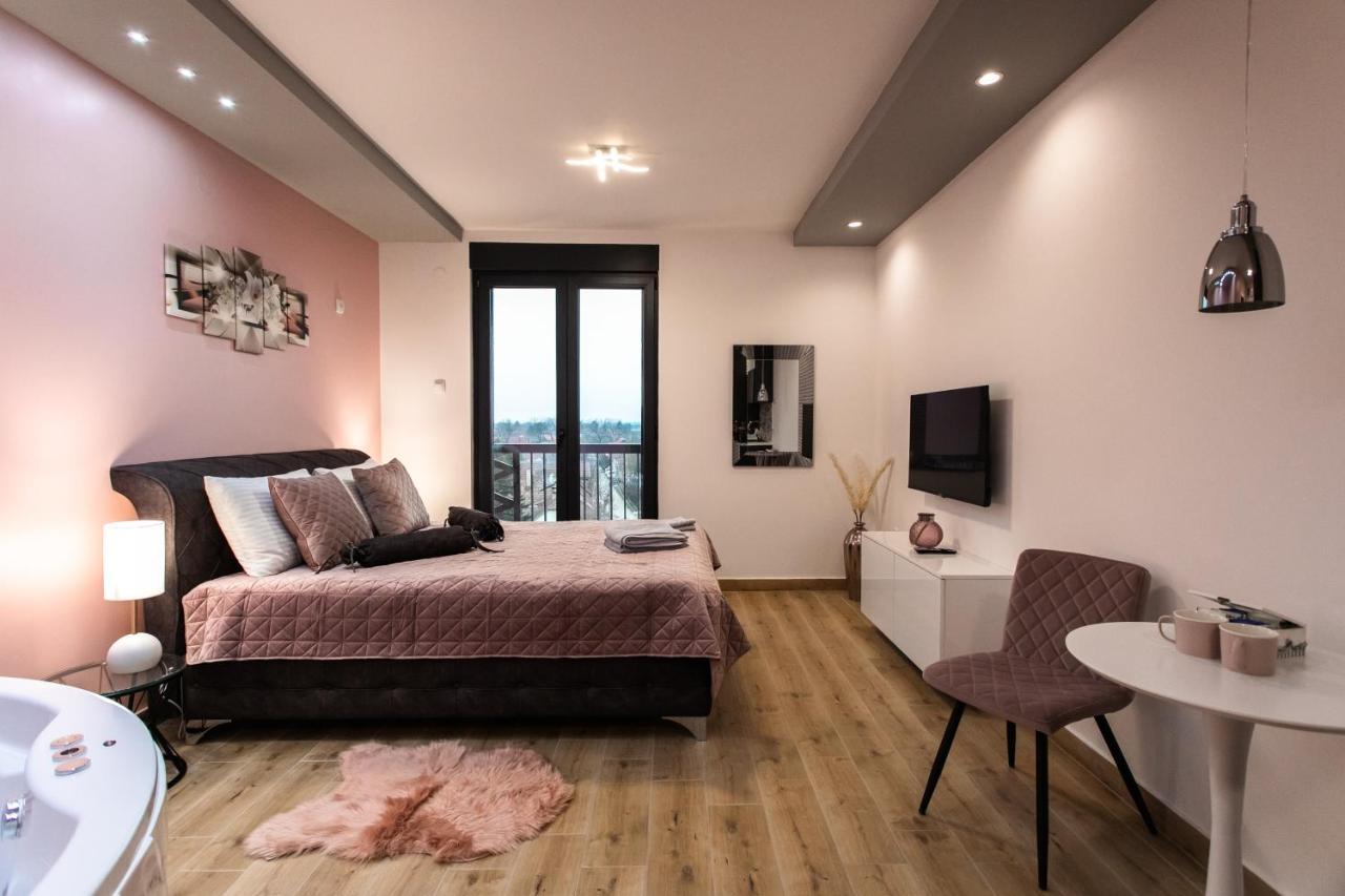 Room Jacuzzi “Athena” Суботица Екстериор снимка