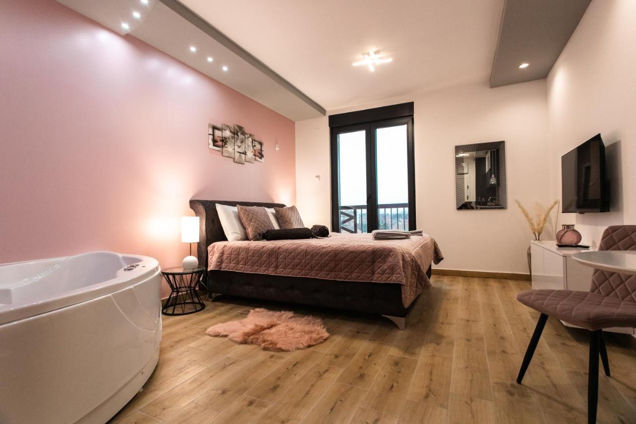 Room Jacuzzi “Athena” Суботица Екстериор снимка